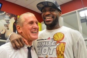 蜘蛛直播-免费无插件直播在线观看_蜘蛛直播nba免费高清现场直播